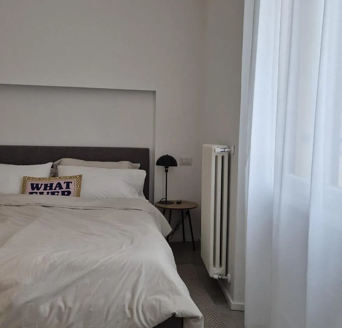 ミラノWhispering Naviglio Nestアパートメント ミラノ