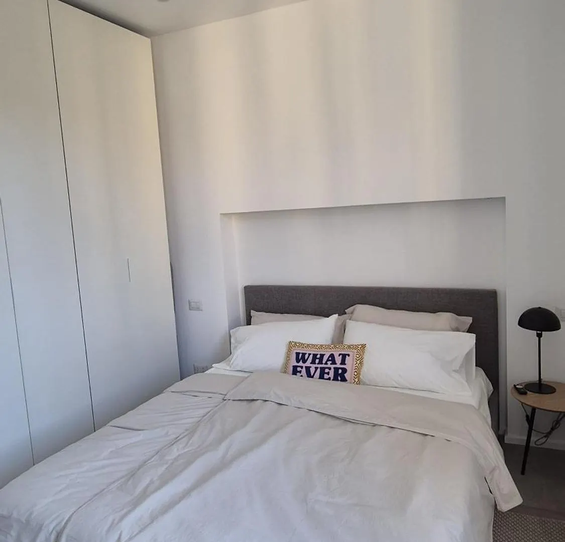 ミラノWhispering Naviglio Nestアパートメント 0*, ミラノ イタリア